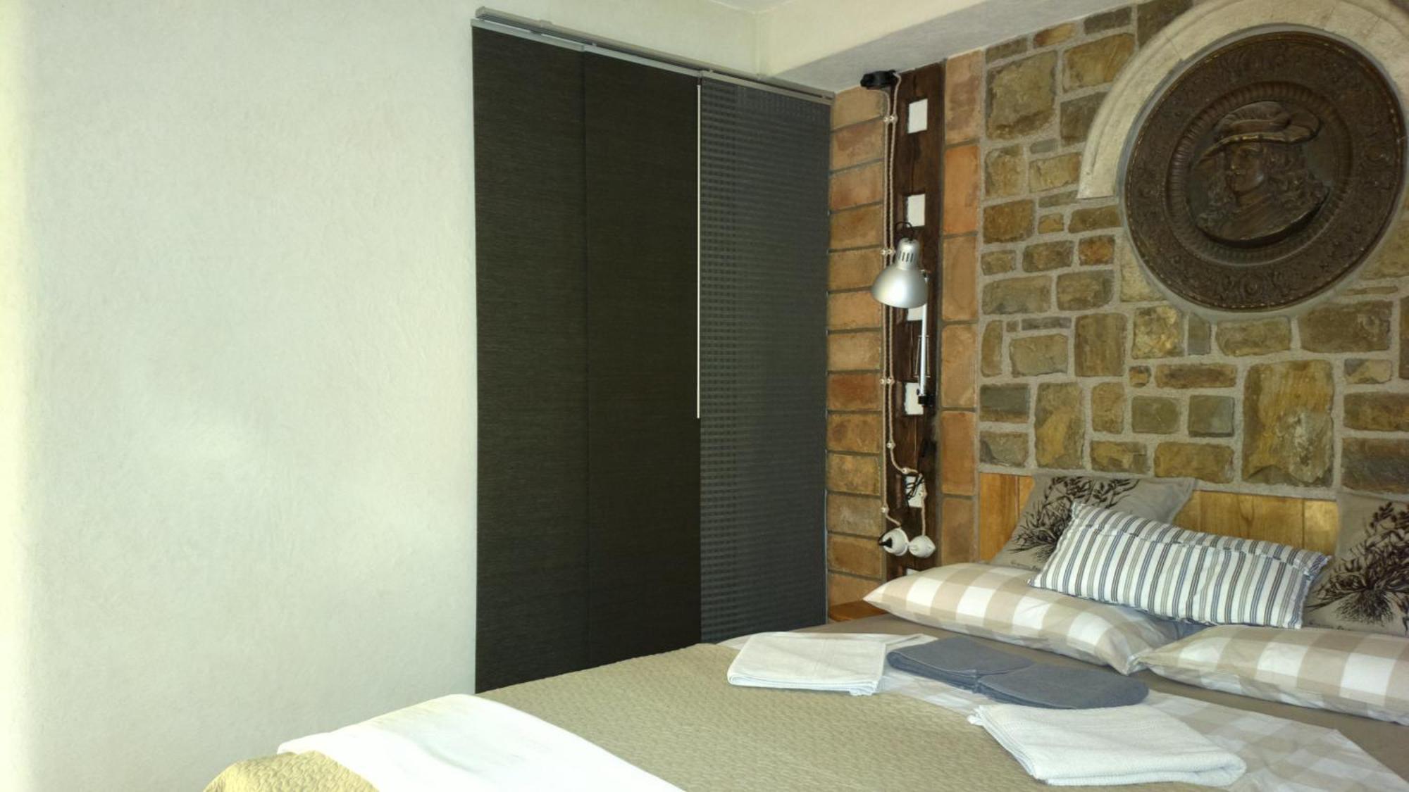 Studio-Apartments Monfort Portoroz Bilik gambar